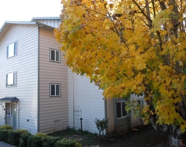 141 S River Street - Photo Thumbnail 6
