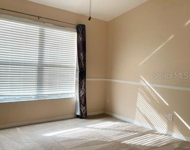 1135 Baronscourt Drive - Photo Thumbnail 13