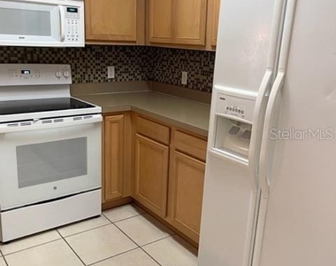 1135 Baronscourt Drive - Photo Thumbnail 12