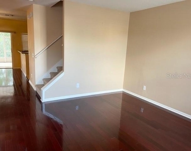 1135 Baronscourt Drive - Photo Thumbnail 4