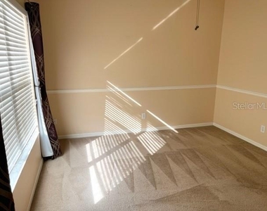 1135 Baronscourt Drive - Photo Thumbnail 14