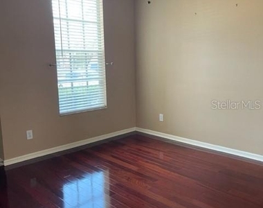 1135 Baronscourt Drive - Photo Thumbnail 6