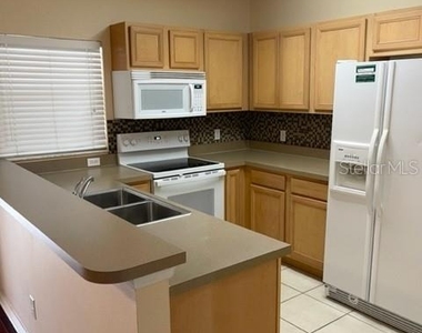 1135 Baronscourt Drive - Photo Thumbnail 9