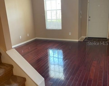 1135 Baronscourt Drive - Photo Thumbnail 3