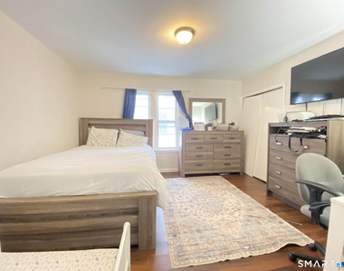 70 Woodbine Street - Photo Thumbnail 2