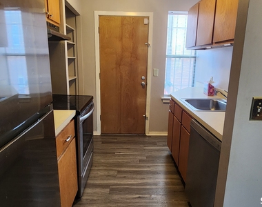 18 Townley Street - Photo Thumbnail 4