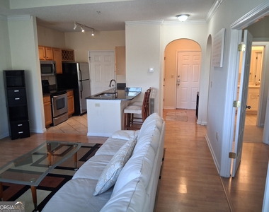 4333 Dunwoody Park - Photo Thumbnail 4