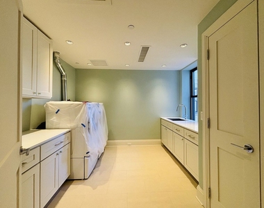 45 West 81st Street - Photo Thumbnail 5