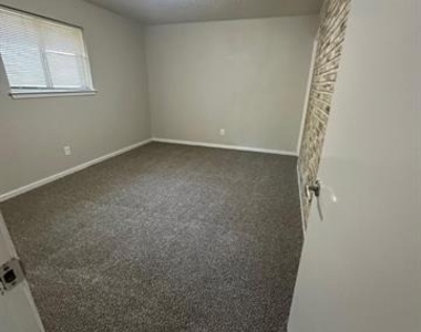 6840 Margaret Drive - Photo Thumbnail 13
