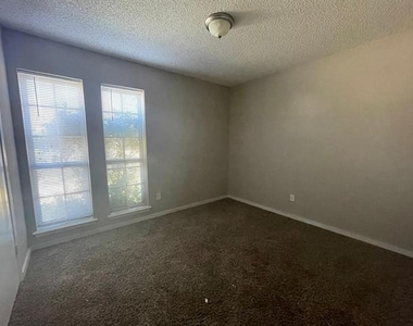 6840 Margaret Drive - Photo Thumbnail 15