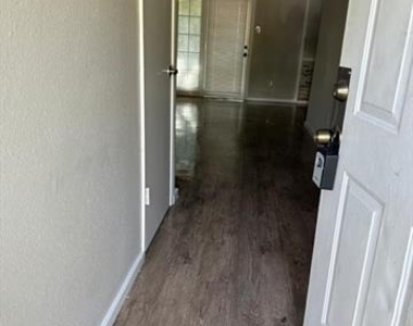 6840 Margaret Drive - Photo Thumbnail 10