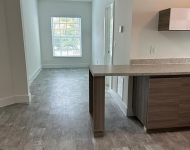 130 Antiquera Avenue - Photo Thumbnail 2