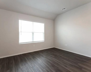 1905 Crimson Lake Boulevard - Photo Thumbnail 6