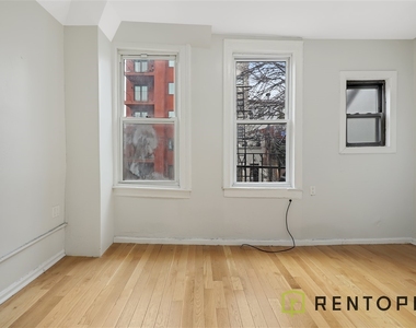 284 Powers Street - Photo Thumbnail 2