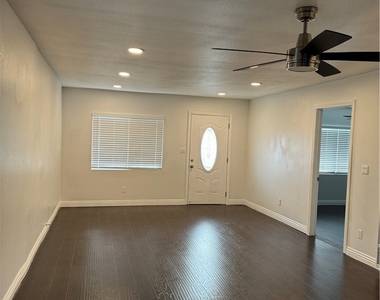 847 W Gage Avenue - Photo Thumbnail 10