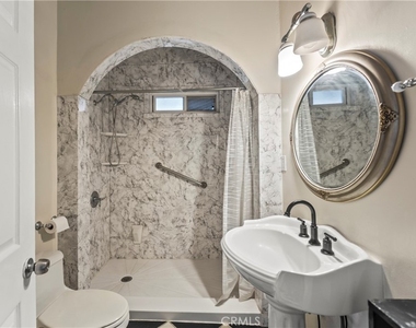 1065 Laguna - Photo Thumbnail 8