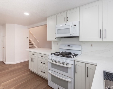 46 Nightingale Drive - Photo Thumbnail 8