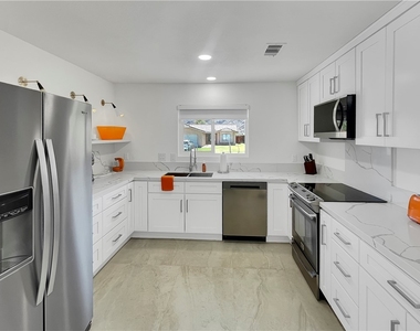 54905 Avenida Diaz - Photo Thumbnail 6
