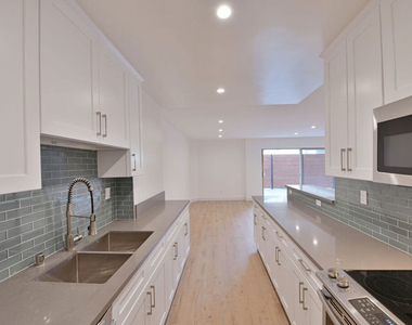 136 S Palm Drive - Photo Thumbnail 4