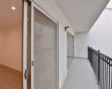 136 S Palm Drive - Photo Thumbnail 11