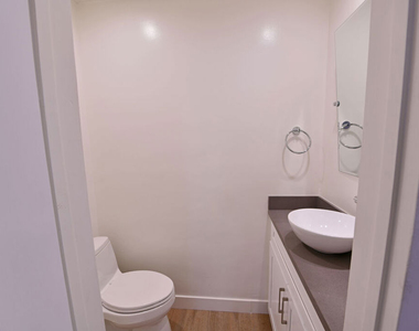 136 S Palm Drive - Photo Thumbnail 5