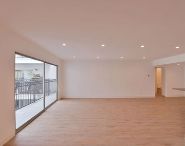 136 S Palm Drive - Photo Thumbnail 1