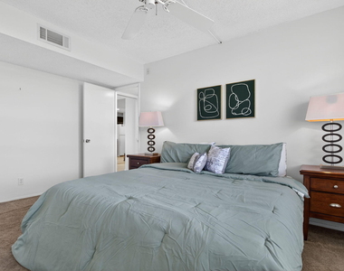 3960 Oaks Clubhouse Drive - Photo Thumbnail 22