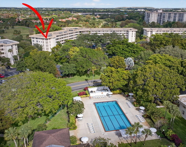 3960 Oaks Clubhouse Drive - Photo Thumbnail 7