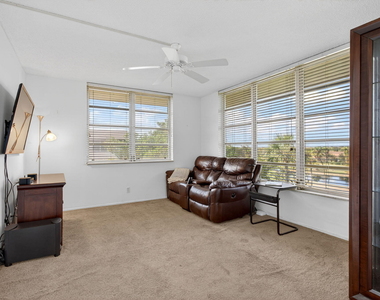 3960 Oaks Clubhouse Drive - Photo Thumbnail 26