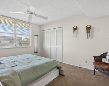 3960 Oaks Clubhouse Drive - Photo Thumbnail 21
