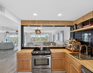 3960 Oaks Clubhouse Drive - Photo Thumbnail 34