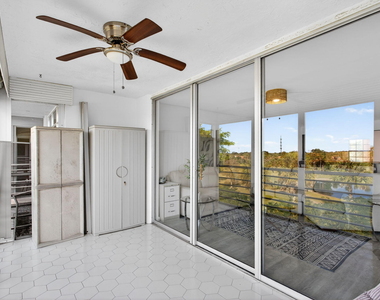 3960 Oaks Clubhouse Drive - Photo Thumbnail 47