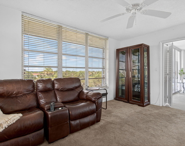3960 Oaks Clubhouse Drive - Photo Thumbnail 27