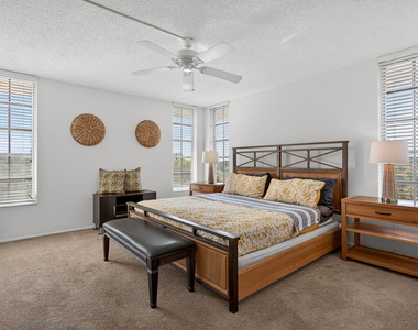 3960 Oaks Clubhouse Drive - Photo Thumbnail 15