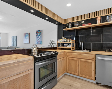 3960 Oaks Clubhouse Drive - Photo Thumbnail 32