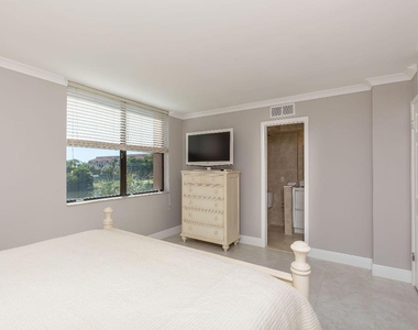 2455 Lindell Boulevard - Photo Thumbnail 9