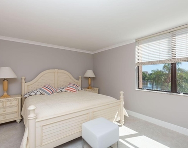 2455 Lindell Boulevard - Photo Thumbnail 8