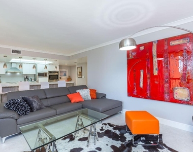 2455 Lindell Boulevard - Photo Thumbnail 4