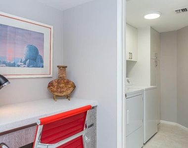 2455 Lindell Boulevard - Photo Thumbnail 6