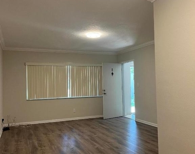 3550 Nw 8th Avenue - Photo Thumbnail 3
