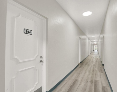 299 Sw 7th Street - Photo Thumbnail 2