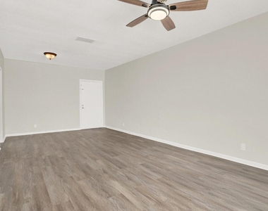 299 Sw 7th Street - Photo Thumbnail 16