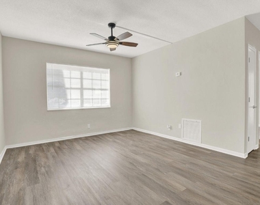 299 Sw 7th Street - Photo Thumbnail 5
