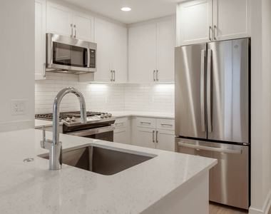 1401 S. Joyce Street - Photo Thumbnail 4