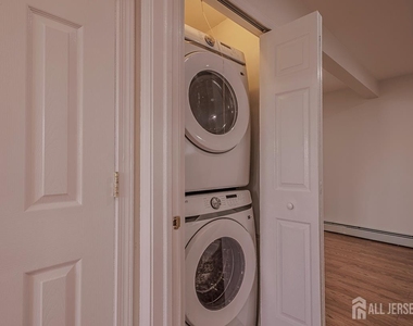 253 9th Street - Photo Thumbnail 10
