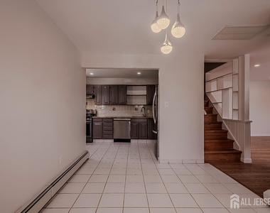 253 9th Street - Photo Thumbnail 6