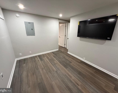 212 Warren Street - Photo Thumbnail 1