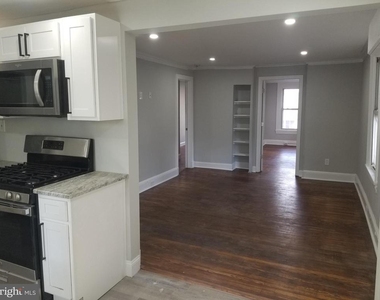 212 Warren Street - Photo Thumbnail 5