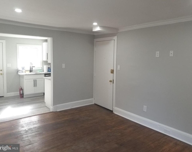 212 Warren Street - Photo Thumbnail 8
