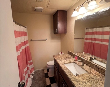 806 W 24th St - Photo Thumbnail 8